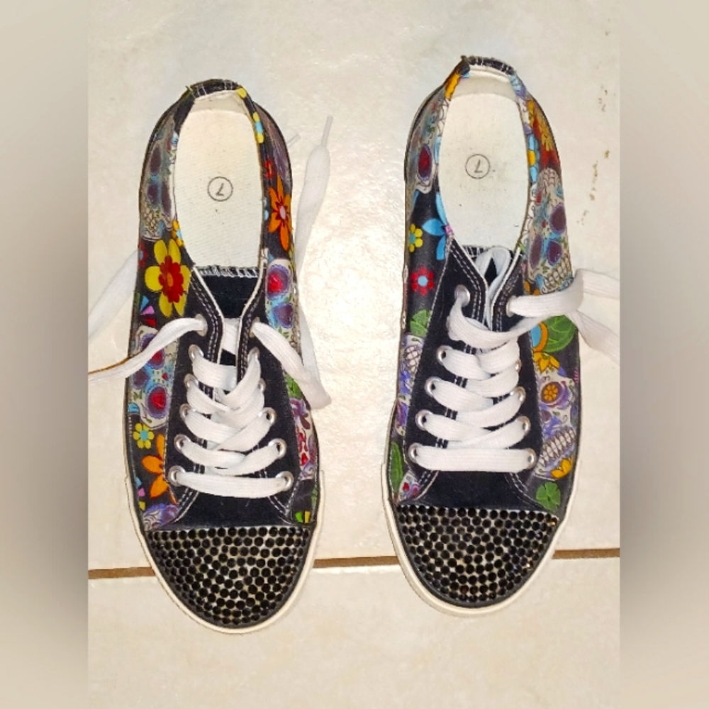 DAY OF THE DEAD 💀 sneakers size 7 PERFECT CONDITION
